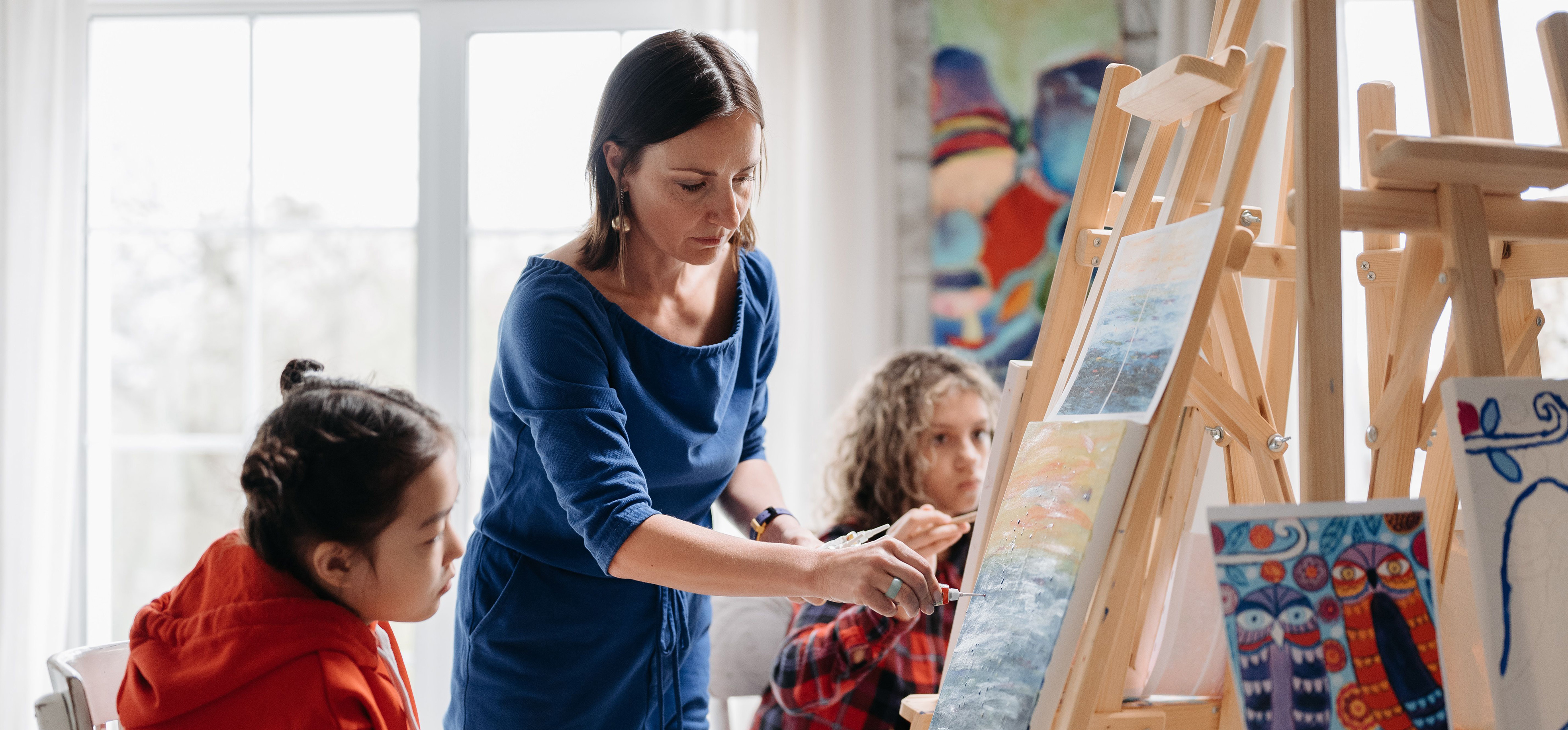 easel-painting-teacher-sm